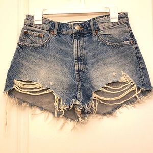 ZARA High-Rise Distressed Blue Denim Shorts Medium Wash Jean Shorts Size 6